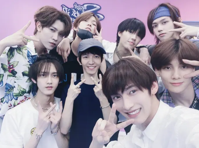 新知(zhī)圖譜, 果麥文(wén)化(huà)IPO：由文(wén)及商，韓寒與郭敬明(míng)終有(yǒu)一(yī)戰？